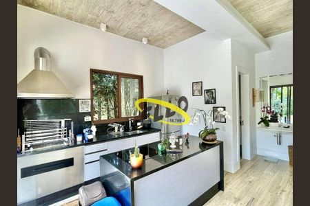 9_photo/94cfaa9e41.df2406aa61ba3211-ATLAS-49e9bfd7-dc43-43fa-82a0-338695cdaa90.jpg de casa à venda com 4 quartos, 414m² em Parque Silvino Pereira, Cotia