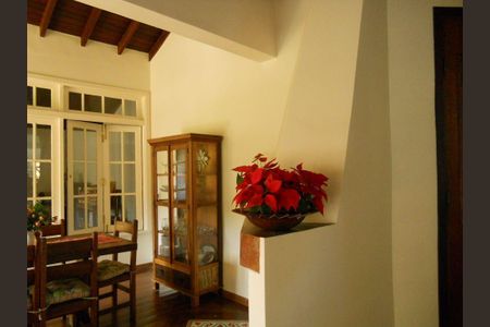 12_photo/94cfaa9e5b.7d44486df2fbe63f-ATLAS-7795cb09-44a6-445a-b714-0f932cdda59d.jpg de casa à venda com 3 quartos, 350m² em Parque Silvino Pereira, Cotia