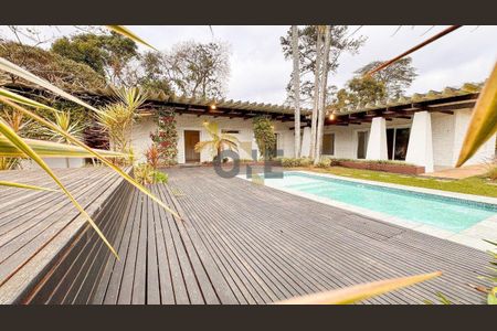 4_photo/94cfaa9e65.906020ab0bc1df8b-ATLAS-367f80f2-5a63-4a2a-98ac-9f16f0524ffc.jpg de casa à venda com 3 quartos, 405m² em Parque Silvino Pereira, Cotia