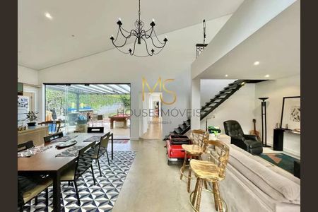 5_photo/94cfaa9e85.49e5f4e107e90c19-ATLAS-5137085a-30e8-46f6-bd13-37d485f39e5c.jpg de casa à venda com 3 quartos, 277m² em Chácara Eliana, Cotia