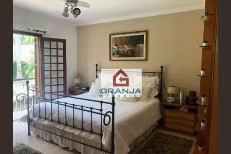 6_photo/94cfaa9ef1.01061cb6ad72014f-ATLAS-ef15eb22-74c2-4afc-951c-e539a21b732b.jpg de casa à venda com 4 quartos, 330m² em Parque Silvino Pereira, Cotia