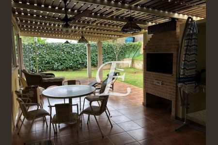 8_photo/94cfaa9f13.31f8faead97f4406-ATLAS-43c4de8d-097c-45c9-a5cd-cfce98a7b5d6.jpg de casa à venda com 3 quartos, 344m² em Vila Santo Antonio de Carapicuiba, Carapicuíba