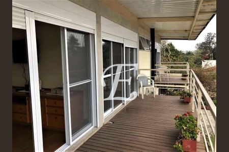 6_photo/94cfaa9f13.31f8faead97f4406-ATLAS-e2fd937c-b7c5-4462-a44c-2e6d99da52f5.jpg de casa à venda com 3 quartos, 344m² em Vila Santo Antonio de Carapicuiba, Carapicuíba