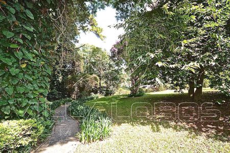 2_photo/94cfaa9f3b.793fde414fbda8ec-ATLAS-0bbb94d9-55b2-460e-ba44-5d546962e85f.jpg de casa à venda com 4 quartos, 400m² em Vila Santo Antônio, Cotia