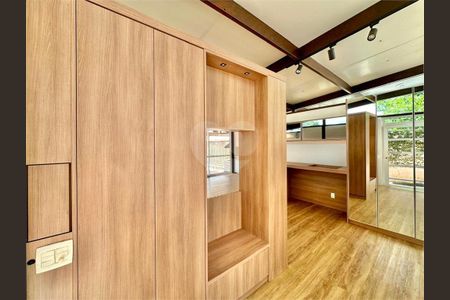 7_photo/94cfaa9f6f.01e58fe0f594459a-ATLAS-715d4bc4-1519-4d6e-8bca-0dc309f3bde3.jpg de casa à venda com 3 quartos, 344m² em Vila Santo Antonio de Carapicuiba, Cotia