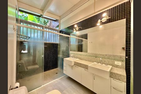 45_photo/94cfaa9f6f.447a9fcdafd242e8-ATLAS-0c0334a7-b04e-429a-a9ed-cff4b3643bca.jpg de casa à venda com 3 quartos, 344m² em Vila Santo Antonio de Carapicuiba, Cotia