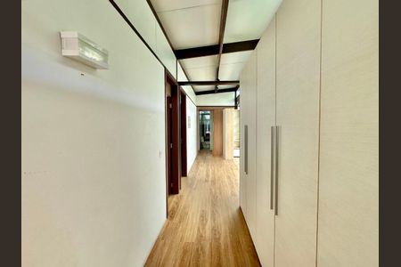 28_photo/94cfaa9f6f.447a9fcdafd242e8-ATLAS-4cd6138f-e685-4f9a-9989-7fc11365b2ee.jpg de casa à venda com 3 quartos, 344m² em Vila Santo Antonio de Carapicuiba, Cotia