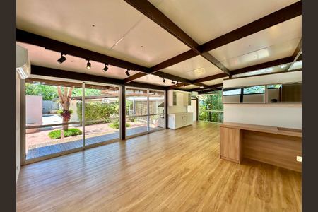 20_photo/94cfaa9f6f.447a9fcdafd242e8-ATLAS-8088a3ec-281d-400a-8f44-0a0e3f9380bf.jpg de casa à venda com 3 quartos, 344m² em Vila Santo Antonio de Carapicuiba, Cotia