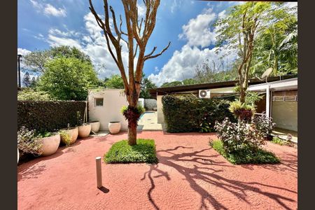 13_photo/94cfaa9f6f.447a9fcdafd242e8-ATLAS-b28cf4ed-4dcc-48e8-900e-affe10f51a2f.jpg de casa à venda com 3 quartos, 344m² em Vila Santo Antonio de Carapicuiba, Cotia