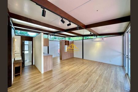 14_photo/94cfaa9f6f.6b2453e70642c87c-ATLAS-7f2060a3-9f35-47ce-a132-d54172339a2d.jpg de casa à venda com 3 quartos, 345m² em Vila Santo Antonio de Carapicuiba, Cotia
