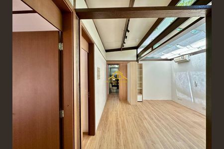 47_photo/94cfaa9f6f.6b2453e70642c87c-ATLAS-8f1ea6ce-253d-48b0-bab5-5c716be62c8f.jpg de casa à venda com 3 quartos, 345m² em Vila Santo Antonio de Carapicuiba, Cotia