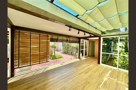 28_photo/94cfaa9f6f.ec45c5915be217bb-ATLAS-378e0bb4-deba-422d-8886-e3b876dcd45d.jpg de casa à venda com 3 quartos, 344m² em Vila Santo Antonio de Carapicuiba, Cotia