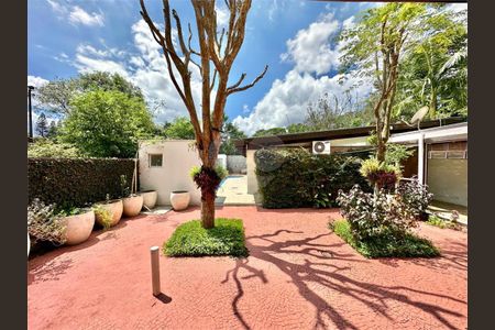 13_photo/94cfaa9f6f.ec45c5915be217bb-ATLAS-533e2cfd-0917-42f5-b18c-acad1948a7ed.jpg de casa à venda com 3 quartos, 344m² em Vila Santo Antonio de Carapicuiba, Cotia