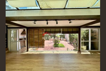 17_photo/94cfaa9f73.93b8fa184532727f-ATLAS-c3b04449-9d50-4230-8594-96f668d7f28b.jpg de casa à venda com 3 quartos, 344m² em Vila Santo Antonio de Carapicuiba, Cotia