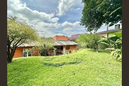 8_photo/94cfaa9f89.44cb305f75931be4-ATLAS-202cc76e-5672-4293-b2e2-62185d1acd1b.jpg de casa à venda com 4 quartos, 218m² em Vila Santo Antonio de Carapicuiba, Cotia