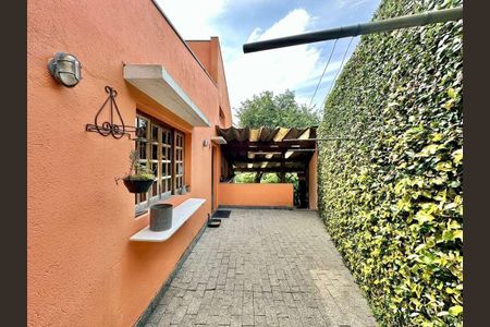 6_photo/94cfaa9f89.635c8ac8e3a3f6a1-ATLAS-3c3d3f77-1fff-475a-b220-bb7d2f130ee7.jpg de casa à venda com 4 quartos, 218m² em Vila Santo Antonio de Carapicuiba, Cotia