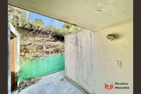 45_photo/94cfaa9fd3.35d24a91d38785f4-ATLAS-b5fd4066-326e-4ac2-ac38-e0f46aa6b107.jpg de casa à venda com 3 quartos, 253m² em Vila Santo Antonio de Carapicuiba, Cotia