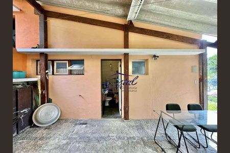 5_photo/94cfaaa027.44cb305f75931be4-ATLAS-20abd368-8f79-45c8-9fb7-58b4f4c1fbec.jpg de casa à venda com 4 quartos, 218m² em Vila Santo Antonio de Carapicuiba, Cotia