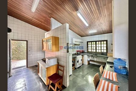 17_photo/94cfaaa027.44cb305f75931be4-ATLAS-98da29dc-0e1e-4d5b-b228-69ae1dc4ea85.jpg de casa à venda com 4 quartos, 218m² em Vila Santo Antonio de Carapicuiba, Cotia