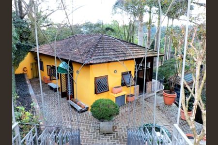 2_photo/94cfaaa02f.873c8b8e47666640-ATLAS-0e1eefa3-e044-4191-9f13-5fac233a2651.jpg de casa à venda com 3 quartos, 338m² em Vila Santo Antônio, Cotia