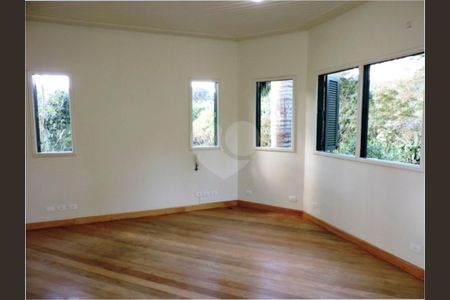 12_photo/94cfaaa02f.873c8b8e47666640-ATLAS-d174edb7-842e-46a6-90a0-67f7b24b64b0.jpg de casa à venda com 3 quartos, 338m² em Vila Santo Antônio, Cotia