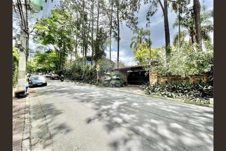 47_photo/94cfaaa14f.90bd157ac56b2a06-ATLAS-61a5d9c8-1f1d-4e92-8773-8baacd8f1b08.jpg de casa à venda com 5 quartos, 756m² em Vila Santo Antônio, Cotia