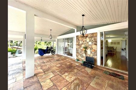 11_photo/94cfaaa157.fe134200941fedba-ATLAS-415f7b3c-0d6c-44ce-a24d-15a0ee0bbaff.jpg de casa à venda com 4 quartos, 850m² em Vila Santo Antônio, Cotia