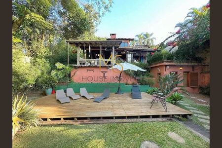 5_photo/94cfaaa175.2f15d505e37c7ac5-ATLAS-61f8fced-c838-463a-8feb-4baa8acf6f0c.jpg de casa à venda com 5 quartos, 334m² em Vila Santo Antonio de Carapicuiba, Cotia