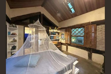 11_photo/94cfaaa175.2f15d505e37c7ac5-ATLAS-ea8a3e71-4967-497a-8d59-25a8a20ba678.jpg de casa à venda com 5 quartos, 334m² em Vila Santo Antonio de Carapicuiba, Cotia