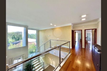 2_photo/94cfaaa19d.9fb007bff0a585ff-ATLAS-29938bbe-8f0d-4132-b803-e11dd8cf14e0.jpg de casa à venda com 4 quartos, 1058m² em Vila Santo Antônio, Cotia