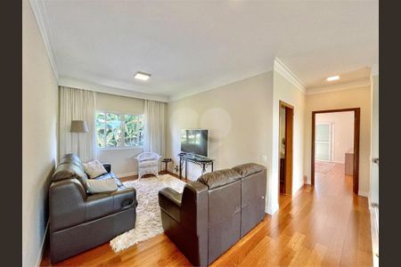 6_photo/94cfaaa19d.9fb007bff0a585ff-ATLAS-568ccf88-de2c-461e-a71c-8da4d68a2f79.jpg de casa à venda com 4 quartos, 1058m² em Vila Santo Antônio, Cotia