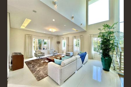 4_photo/94cfaaa19d.9fb007bff0a585ff-ATLAS-efc8fdfa-8af8-40aa-b32e-5072426eef62.jpg de casa à venda com 4 quartos, 1058m² em Vila Santo Antônio, Cotia