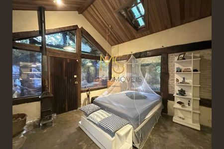 6_photo/94cfaaa19f.ceff8192393c33de-ATLAS-3bf1f482-79fd-4b97-bff9-d4fa6569df7a.jpg de casa à venda com 5 quartos, 334m² em Parque Silvino Pereira, Cotia