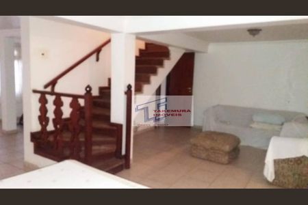 10_photo/94cfaaa1a5.a095ebe9a9b9d05b-ATLAS-42af4b33-5141-43ea-83f7-e717b1b8343a.jpg de casa à venda com 4 quartos, 645m² em Parque Silvino Pereira, Cotia