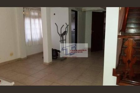 4_photo/94cfaaa1a5.a095ebe9a9b9d05b-ATLAS-de9ef167-c3da-460e-8409-e14655e4302f.jpg de casa à venda com 4 quartos, 645m² em Parque Silvino Pereira, Cotia