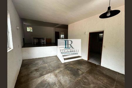 12_photo/94cfaaa1b3.364cdb59f22b30dd-ATLAS-c73c662d-3d5f-4b62-8e4a-6fb4d84e2e76.jpg de casa à venda com 3 quartos, 350m² em Chácaras dos Lagos, Cotia