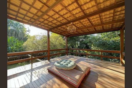 25_photo/94cfaaa1bb.8ca146e4695ff152-ATLAS-7367d832-3004-4a01-aeae-532e7a149d21.jpg de casa à venda com 5 quartos, 334m² em Vila Santo Antonio de Carapicuiba, Cotia