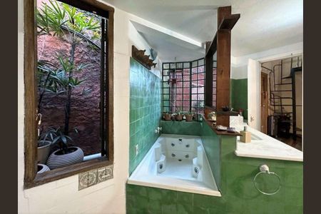 13_photo/94cfaaa1bb.8ca146e4695ff152-ATLAS-8798b0b0-e56c-45d1-834f-8f7a3ea53a2a.jpg de casa à venda com 5 quartos, 334m² em Vila Santo Antonio de Carapicuiba, Cotia