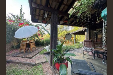 19_photo/94cfaaa1bb.8ca146e4695ff152-ATLAS-9abbc866-d660-42ac-9a6e-bc87ead3a5eb.jpg de casa à venda com 5 quartos, 334m² em Vila Santo Antonio de Carapicuiba, Cotia