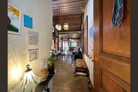 4_photo/94cfaaa1bb.8ca146e4695ff152-ATLAS-c54a2141-32ba-4094-81ed-d3cbffe17a86.jpg de casa à venda com 5 quartos, 334m² em Vila Santo Antonio de Carapicuiba, Cotia