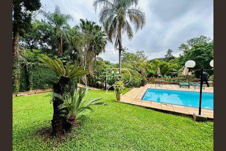 6_photo/94cfaaa1cb.ee31d1fd9df23408-ATLAS-40fe5a1d-4cf5-4ebf-8801-8be135795c5f.jpg de casa à venda com 4 quartos, 280m² em Parque Silvino Pereira, Cotia