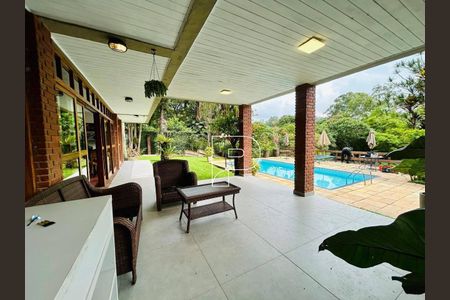 44_photo/94cfaaa1cb.ee31d1fd9df23408-ATLAS-7ff65316-4684-4ecd-9fbf-a4dca682114f.jpg de casa à venda com 4 quartos, 280m² em Parque Silvino Pereira, Cotia