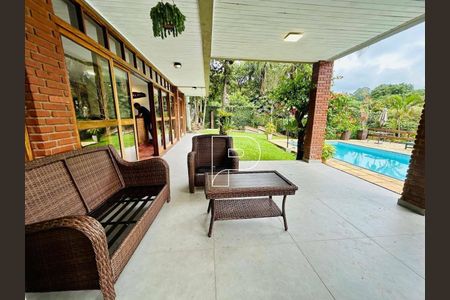 46_photo/94cfaaa1cb.ee31d1fd9df23408-ATLAS-836cd440-ca4a-4b83-9438-ea1f7fc78f0a.jpg de casa à venda com 4 quartos, 280m² em Parque Silvino Pereira, Cotia