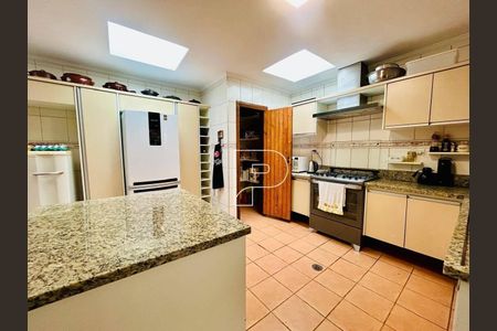 33_photo/94cfaaa1cb.ee31d1fd9df23408-ATLAS-87b97b2e-e2f9-4916-b003-3e87d50b8ff8.jpg de casa à venda com 4 quartos, 280m² em Parque Silvino Pereira, Cotia