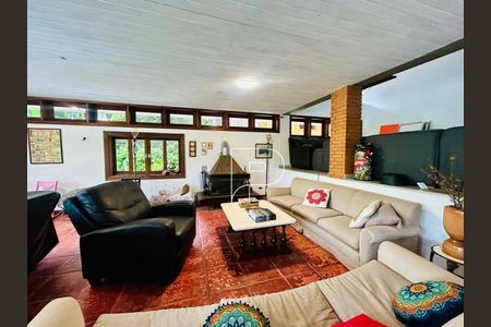 5_photo/94cfaaa1cb.ee31d1fd9df23408-ATLAS-92bd56bd-82e1-4de9-937a-3da5a697350d.jpg de casa à venda com 4 quartos, 280m² em Parque Silvino Pereira, Cotia