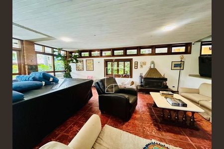 3_photo/94cfaaa1cb.ee31d1fd9df23408-ATLAS-da8ebf3c-d756-450c-b9e5-175c943a0497.jpg de casa à venda com 4 quartos, 280m² em Parque Silvino Pereira, Cotia