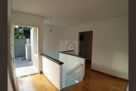 81_photo/94cfaaa1d7.61348fece008ec88-ATLAS-9a0fc8ef-c0de-4520-a5c1-3f2a867cebdb.jpg de casa à venda com 3 quartos, 156m² em Parque Silvino Pereira, Carapicuíba