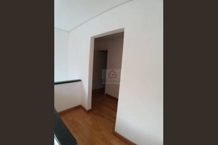 57_photo/94cfaaa1d7.61348fece008ec88-ATLAS-c4d049c7-8e03-45b8-bf02-e28dc4b77e23.jpg de casa à venda com 3 quartos, 156m² em Parque Silvino Pereira, Carapicuíba