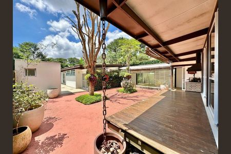 8_photo/94cfaaa1df.ceff8192393c33de-ATLAS-39fc40e7-2b35-43ce-85fb-24db7b8f723a.jpg de casa à venda com 3 quartos, 345m² em Vila Santo Antonio de Carapicuiba, Cotia