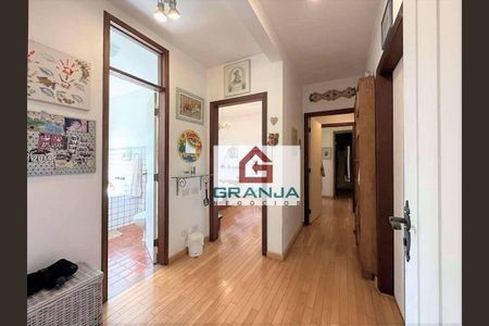 31_photo/94cfaaa1e9.01061cb6ad72014f-ATLAS-ead3ad8a-4c8e-40df-a5dc-a9ed750d5162.jpg de casa à venda com 5 quartos, 414m² em Vila Santo Antônio, Cotia